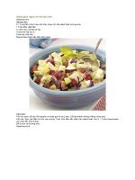 Salad giòn ngọt với trái táo chín 