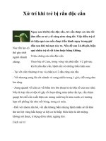 Tài liệu Xử trí khi trẻ bị rắn độc cắn docx