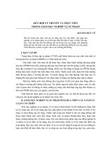 Tài liệu KẾT HỢP LÝ THUYẾT VÀ THỰC TIỄN TRONG GIÁO DỤC NGHIỆP VỤ SƯ PHẠM ppt