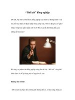 Tài liệu “Thổi còi” đồng nghiệp pptx