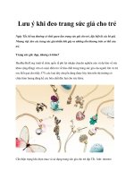 Lưu ý khi đeo trang sức giả cho trẻ pot