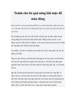 Tránh cho bé quá nóng khi mặc đồ mùa đông ppt