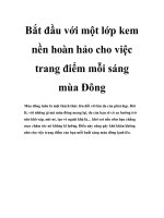 Bắt đầu với một lớp kem nền hoàn hảo cho việc trang điểm mỗi sáng mùa Đông pot