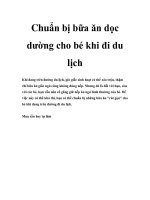 Chuẩn bị bữa ăn dọc dường cho bé khi đi du lịch doc