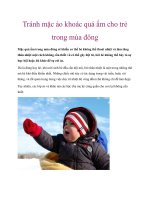 Tránh mặc áo khoác quá ấm cho trẻ trong mùa đông pptx