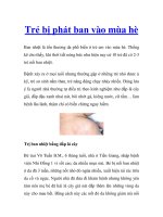 Trẻ bị phát ban vào mùa hè doc