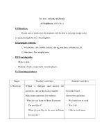 Anh văn 7 - Unt nine: At home and awayy - Phần 5 ppt