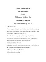 Thế giới động vật - Tuần 1 - Thứ 4 - Tạo hình : Vẽ đàn gà nhà bé docx