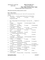 KIỂM TRA HỌC KỲ I Năm học 2010-2011 Môn: Tiếng Anh lớp 12 (hệ 7 năm) - Đề 3 pdf