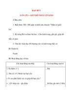 Giáo án lớp 4: ĐẠO ĐỨC GẦN GŨI – GIÚP ĐỠ THẦY CÔ GIÁO doc