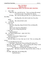 Giáo án âm nhạc lớp 2: Học hát bài: TRÊN CON ĐƯỜNG ĐẾN TRƯỜNG doc