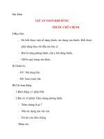 Giáo án lớp 4 môn Sức khỏe GIỮ AN TOÀN KHI DÙNG THUỐC CHỮA BỆNH pptx