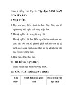 Giáo án tiếng việt lớp 5 - Tập đọc: SANG NĂM CON LÊN BẢY docx