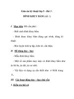 Giáo án kỹ thuật lớp 5 - Bài 3 : ĐÍNH KHUY BẤM (tiết 1) docx