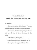 Giáo án thể dục lớp 2 – Chuyền cầu - Trò chơi “Ném bóng trúng đích” doc