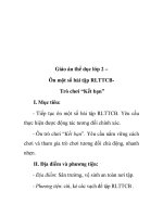 Giáo án thể dục lớp 2 – Ôn một số bài tập RLTTCBTrò chơi “Kết bạn” pptx