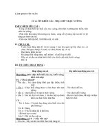 Giáo án mầm non chương trình đổi mới: Đề tài: ÔN KHỐI CẦU , TRỤ, CHỮ NHẬT, VUÔNG pptx