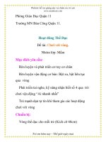 Giáo án mầm non chương trình đổi mới: Chơi với vòng ppt