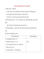 Giáo án lớp 2 môn Thủ Công: LÀM VÒNG ĐEO TAY (tiết1) doc