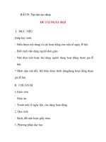 Giáo án lớp 5 môn Mỹ Thuật: BÀI 29: Tập nặn tạo dáng ĐỀ TÀI NGÀY HỘI pot