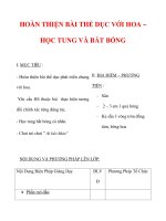 Giáo án môn thể dục lớp 3:Tên bài dạy : HOÀN THIỆN BÀI THỂ DỤC VỚI HOA – HỌC TUNG VÀ BẮT BÓNG potx