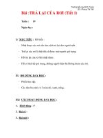 Giáo án môn đạo đức lớp 4 :Tên bài dạy : Bài :TRẢ LẠI CỦA RƠI (Tiết 1) pptx