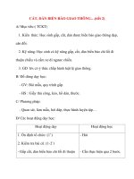 Giáo án lớp 2 môn Thủ Công: CẮT, DÁN BIỂN BÁO GIAO THÔNG…(tiết 2) pdf