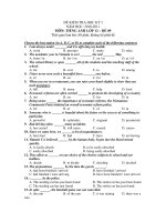 ĐỀ KIỂM TRA HỌC KỲ I NĂM HỌC: 2010-2011 MÔN: TIẾNG ANH LỚP 12 – ĐỀ 09 docx