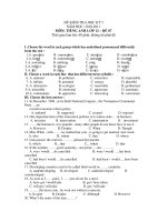 ĐỀ KIỂM TRA HỌC KỲ I NĂM HỌC: 2010-2011 MÔN: TIẾNG ANH LỚP 12 – ĐỀ 07 doc