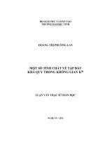 Một số tính chất về tập bất khả quy trong không gian Kn