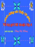 Bài: Thiếu nữ bên hoa huê.