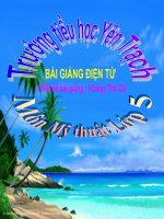 L5B1,Xem tranh Thiếu nữ bên hoa huệ