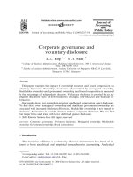 eng and mak - 2003 - corporate governance and voluntary disclosure