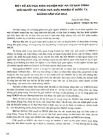 Một số bài học kinh nghiệm rút ra từ quá trình giải quyết sự phân hóa giàu nghèo ở nước ta những năm vừa qua.PDF