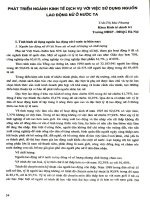 Phát triển ngành kinh tế dịch vụ với việc sử dụng nguồn lao động nữ ở nước ta.PDF
