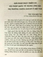 Giải pháp phát triển và hội nhập quốc tế trong lĩnh vực thị trường chứng khoán ở Việt Nam