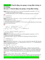 Chuyển động của quang e trong điện trường và từ trường