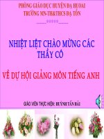Bài giảng điện tử tham khảo thao giảng, thi GV Anh 6 Unit 8 Out and about (13)