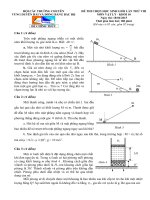 Đề thi, đáp án chính thức kì thi học sinh giỏi các trường chuyên khu vực duyên hải và đồng bằng bắc bộ năm 2015 môn Vật Lý  khối 10 của trường chuyên.DOC