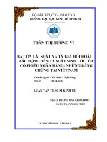 Bất ổn lãi suất và tỷ giá hối đoái tác động đến tỷ suất sinh lời của cổ phiếu ngân hàng