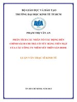 PHÂN TÍCH CÁC NHÂN TỐ TÁC ĐỘNG ĐẾN CHÍNH SÁCH CHI TRẢ CỔ TỨC BẰNG TIỀN MẶT CỦA CÁC CÔNG TY NIÊM YẾT TRÊN SÀN HOSE.PDF