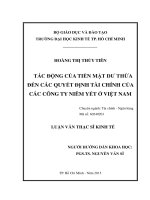 Tác động của tiền mặt dư thừa đến các quyết định tài chính của các công ty niêm yết ở việt nam