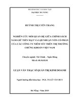Luận văn thạc sĩ nghiên cứu mối quan hệ giữa chính sách nắm giữ tiền mặt và lợi nhuận vốn cổ phần của các công ty niêm yết trên thị trường chứng khoán việt nam