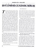 Bàn về cổ phần hóa các ngân hàng thương mại 