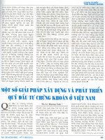 Một số giải pháp xây dựng và phát triển quỹ đầu tư chứng khoán ở việt nam 