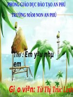 Thơ em yêu nhà em