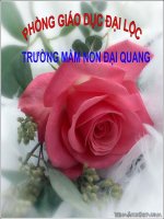 bé làm thiệp tặng cô
