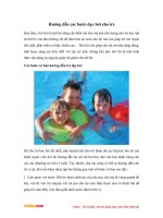 Hướng dẫn các bước dạy bơi cho trẻ