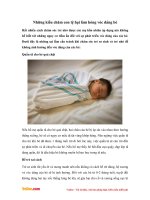 Những kiểu chăm con "tệ hại" làm hỏng vóc dáng của bé