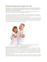 Uống sữa đúng cách ở người cao tuổi 